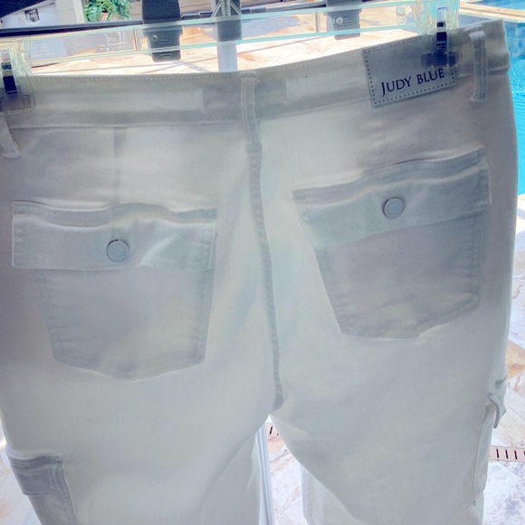 NWOT, Judy Blue, White Cargo Jeans - Picture 6 of 8
